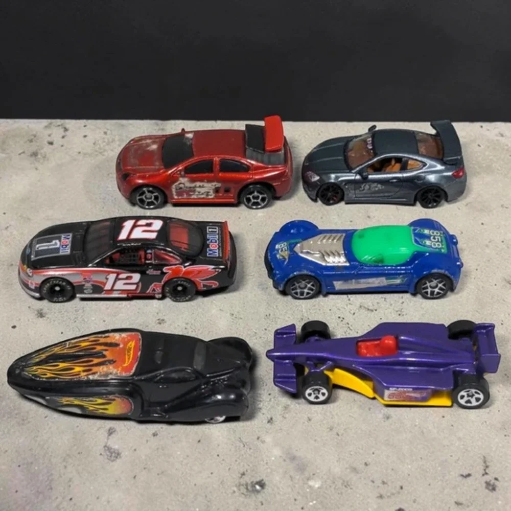 VTG Hot Wheels & Diecast‎ Lot NASCAR Mobil 1 #12 1/64 Formula 1 Sci-Fi Car 7pc